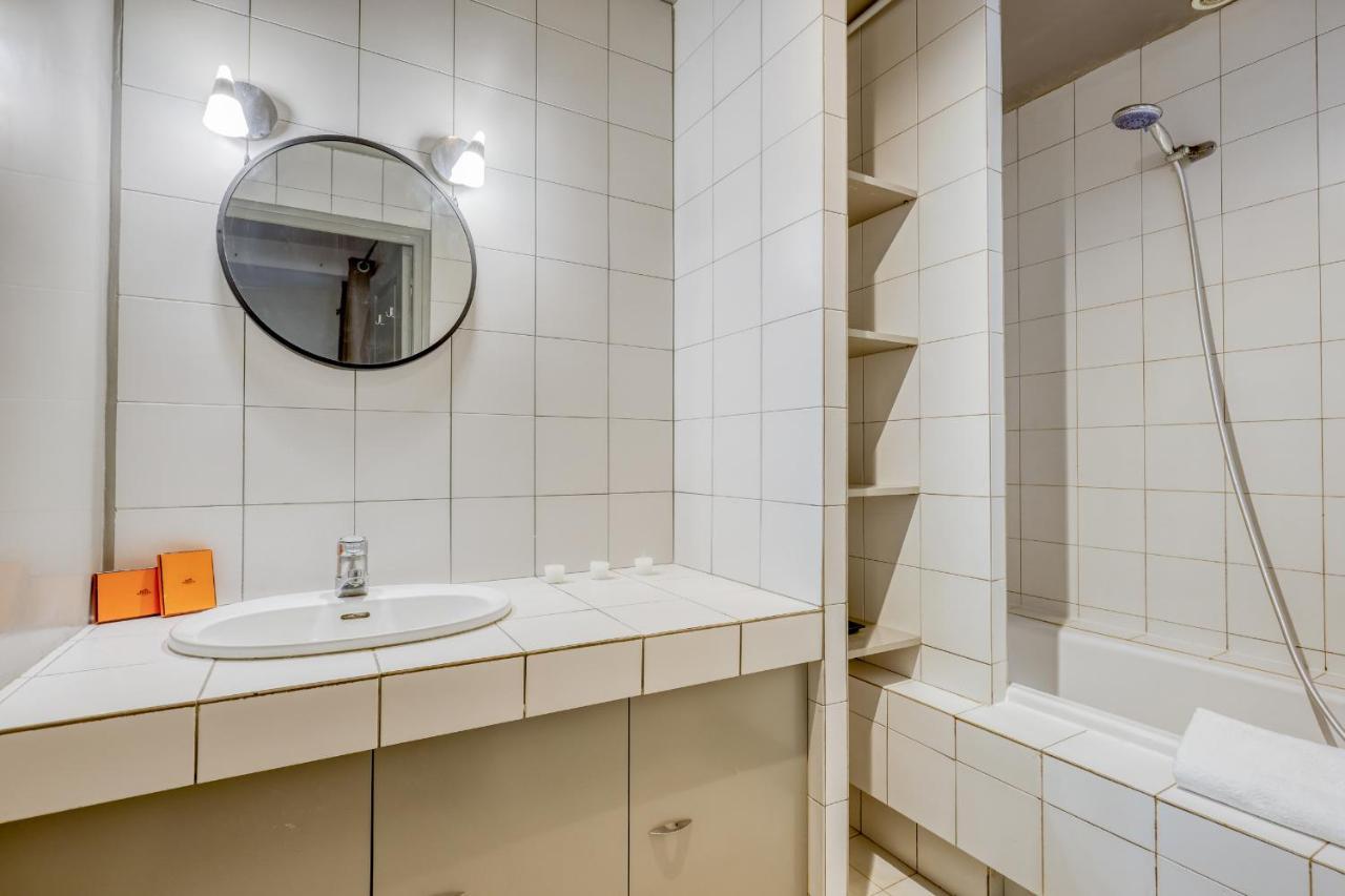Spacious & Lovely Flat-up To 8 Guests-paris 10 Apartment *